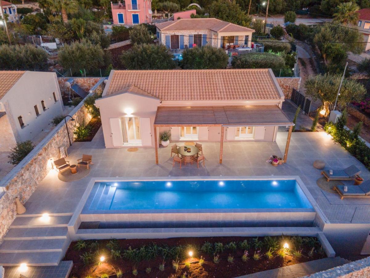 Summer Breeze Villa Tzamarelata Exterior foto
